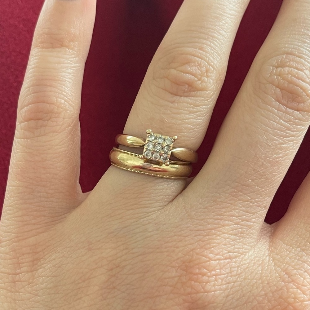 Antique solid gold cluster style REAL 0.15 carat diamonds (9) ring (375 DIA) 💍
